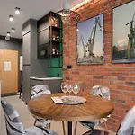 Hellogdansk Walowa With Parking By Lion Apartments